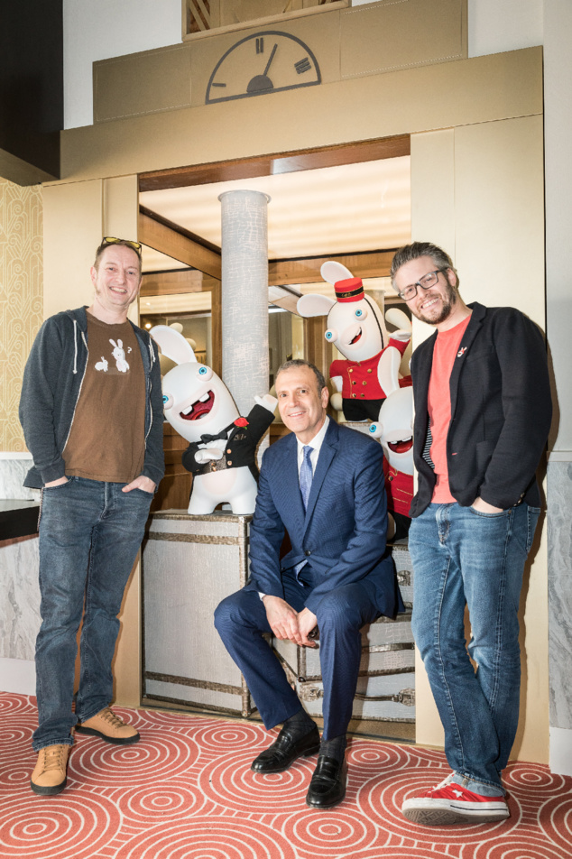 Cédric Royer et Xavier Manzanares d'Ubisoft, et Y Delhommeau, directeur général de Grévin