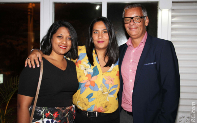 Nathalie Ajaguin, Zahedad Galhed, et Robert Bourquin, directeur de Air Mauritius à La Réunion
