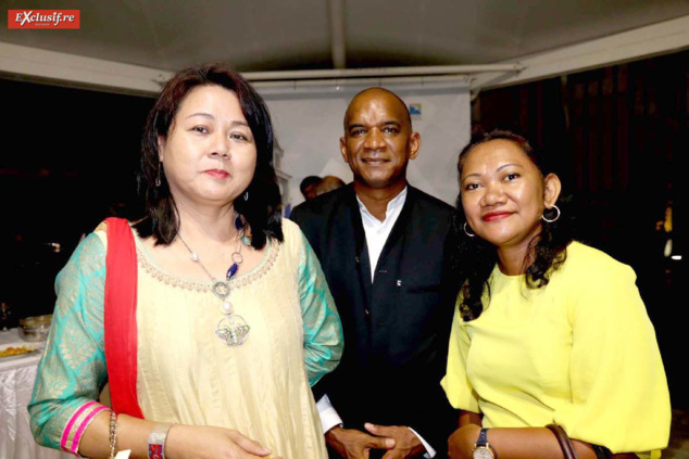 Lynda Lee Mow Sim, conseillère régionale, déléguée à la coopération régionale et internationale, Benjamin Thomas, de la Coopération Régionale Région Réunion, et Mialy Andrianaivi, vice-consule général de Madagascar Lynda Lee Mow Sim, conseillère régionale, déléguée à la coopération régionale et internationale, Benjamin Thomas, de la Coopération Régionale Région Réunion, et Mialy Andrianaivi, vice-consule général de Madagascar