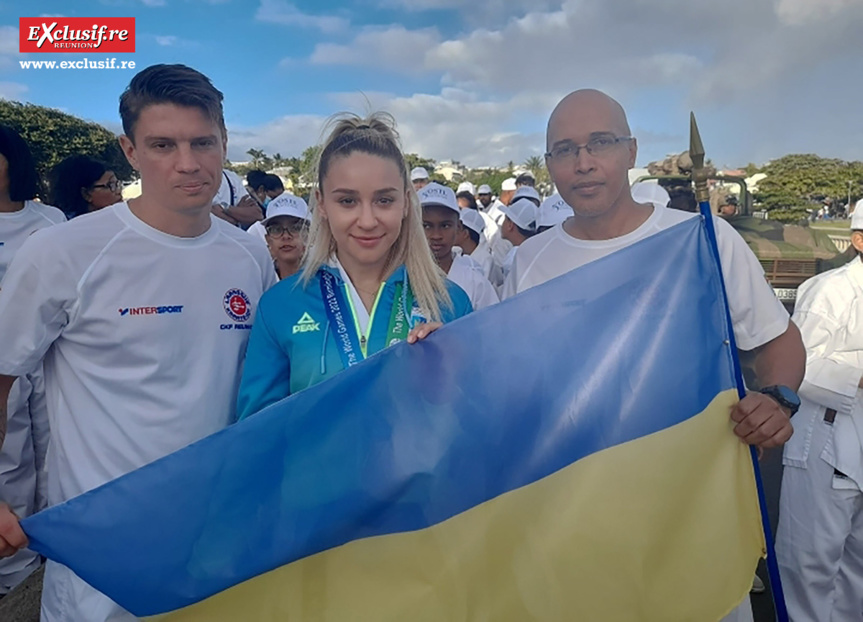 Ils portent ensemble le drapeau ukrainien... Quand le sport et la solidarité parlent d'une seule et même voix
