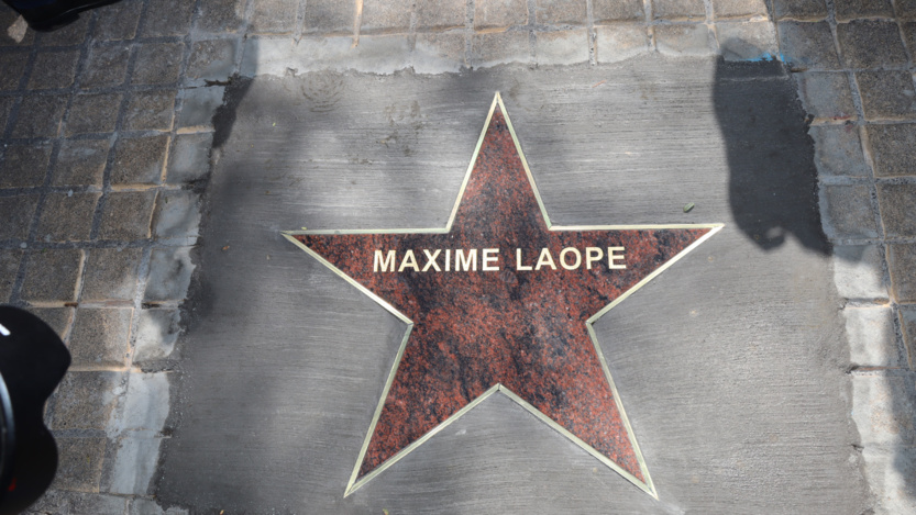L'étoile Maxime Laope sur "La Source Boulevard Walk of Fame"...