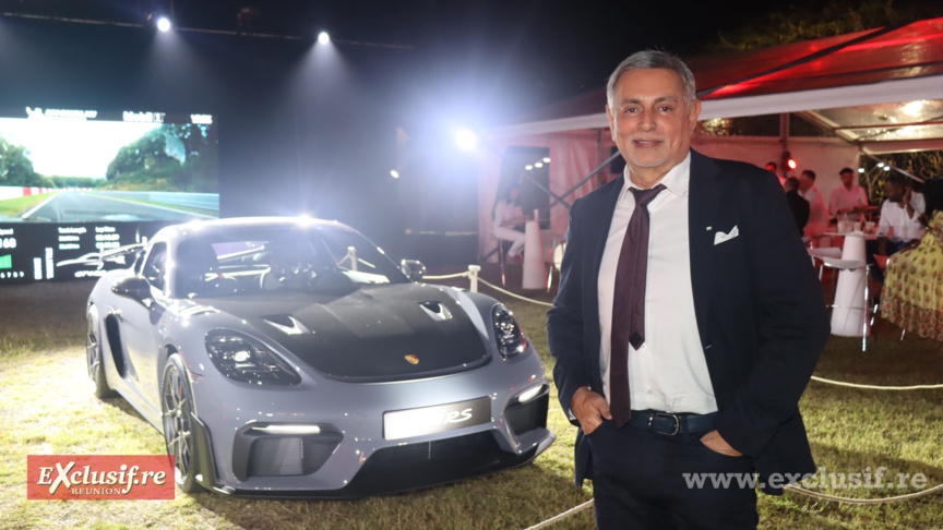 Youssouf Mohamed devant sa nouvelle Porsche?...