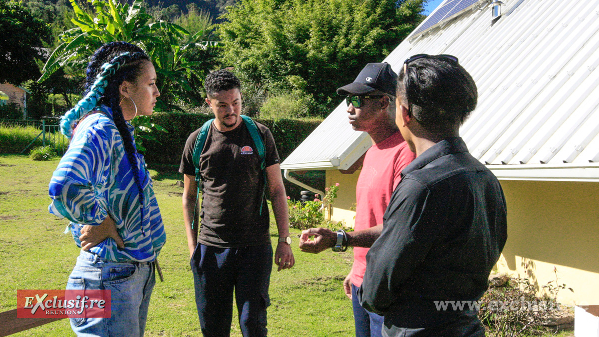Discussion avec des habitants de Mafate Discussion avec des habitants de Mafate