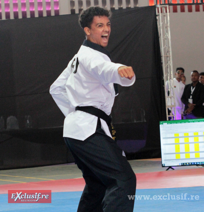 Esther Paqui, médaillé d'or en poomsae (taekwondo)