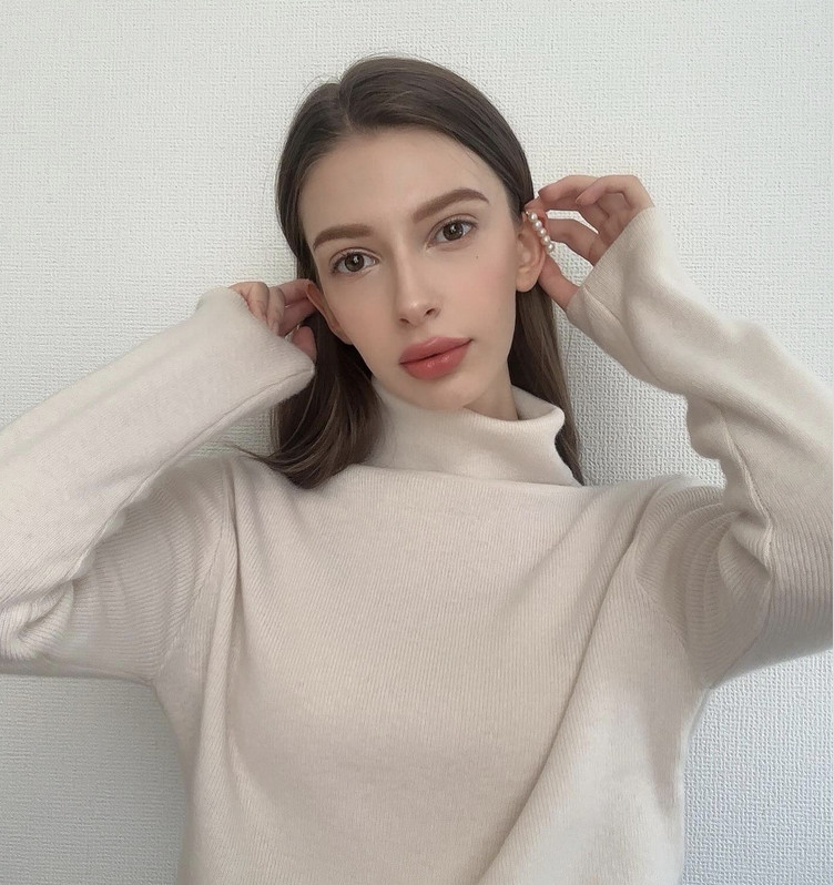 Karolina Shiino a en effet "une apparence européenne", mais son originalité lui permettra de représenter son pays d'une autre façon (photo Instagram Karolina)