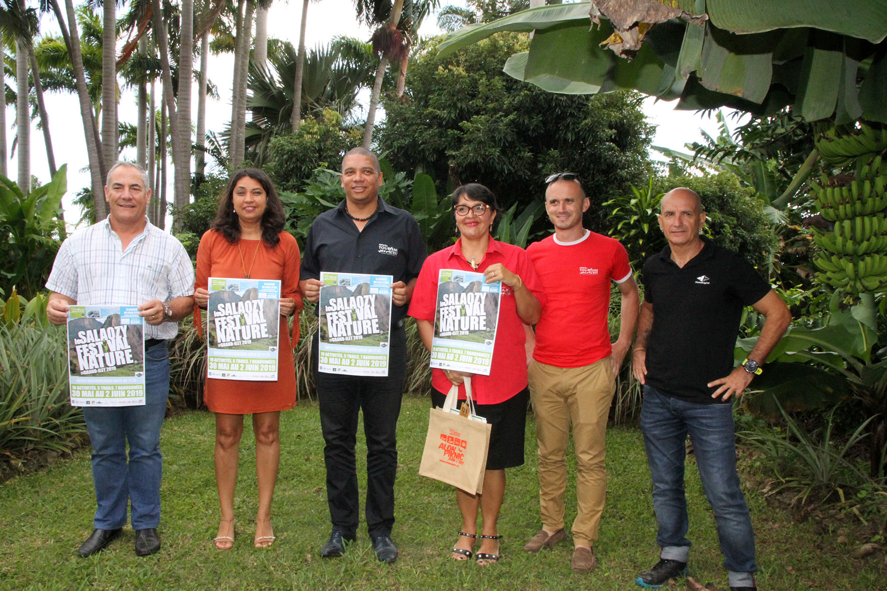 Les organisateurs présentent l’affiche du premier Salaozy Festival Nature