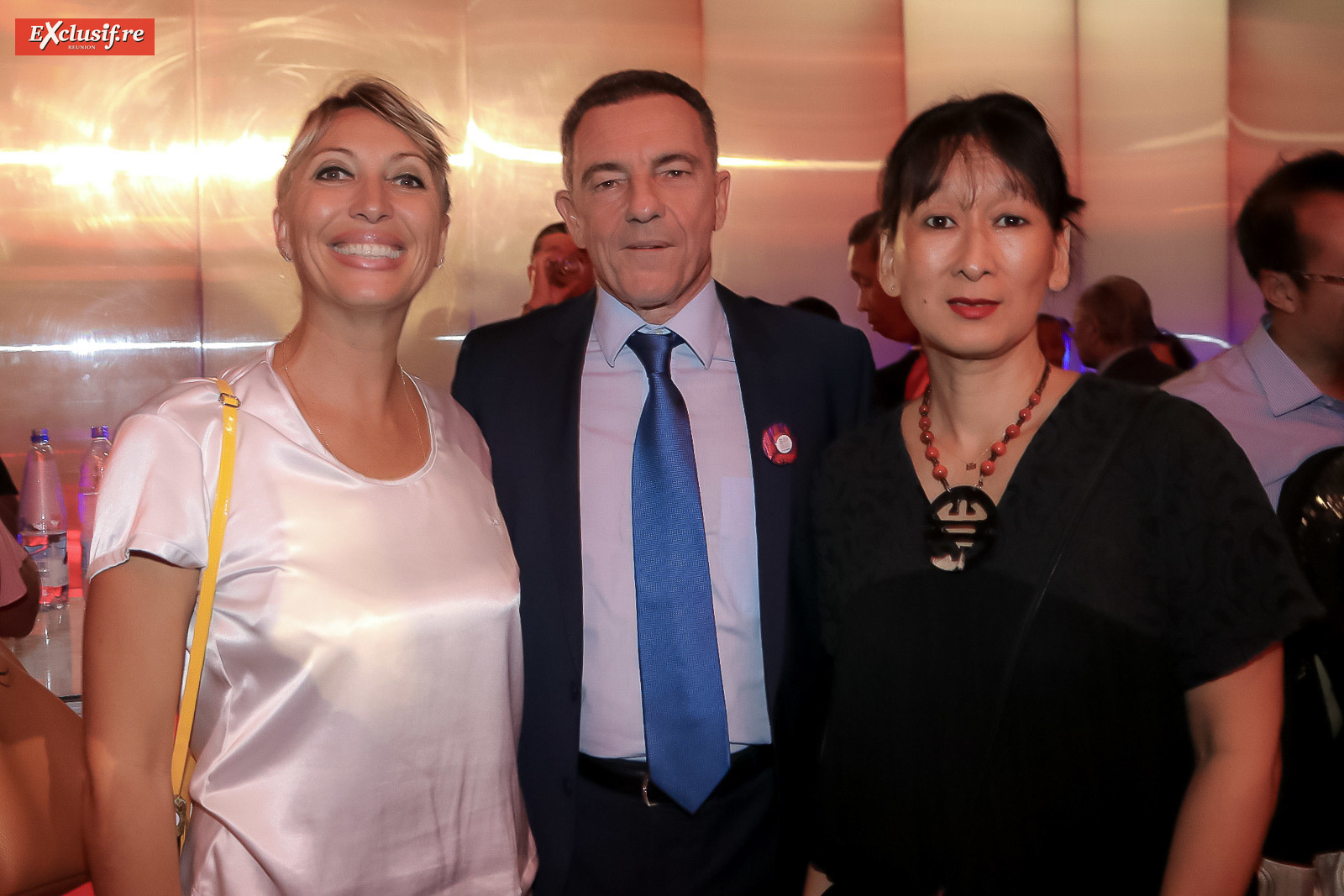 Stéphanie Martimort, du LUX Saint-Gilles, Jean-Marc Grazzini, directeur commercial Air Austral, et madame Allane d’Air Austral