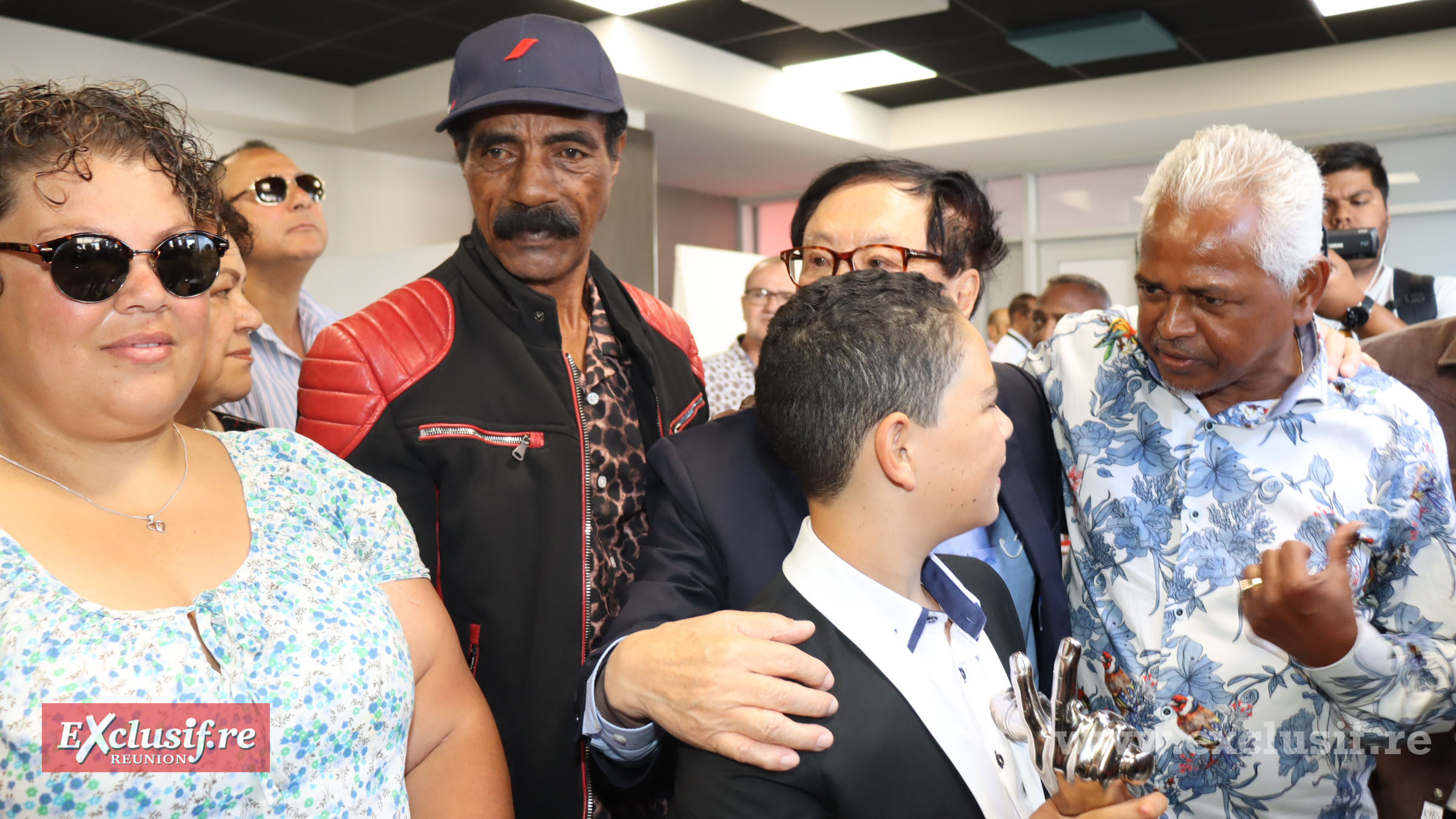 The Voice Kids: le retour triomphal de Raynaud Sadon à l'aéroport