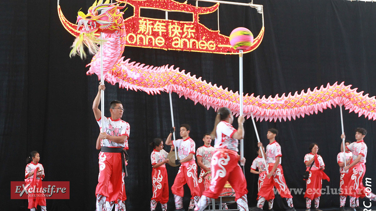 Une année du Lapin d’Eau saluée par le dragon de l’association Qi Lin