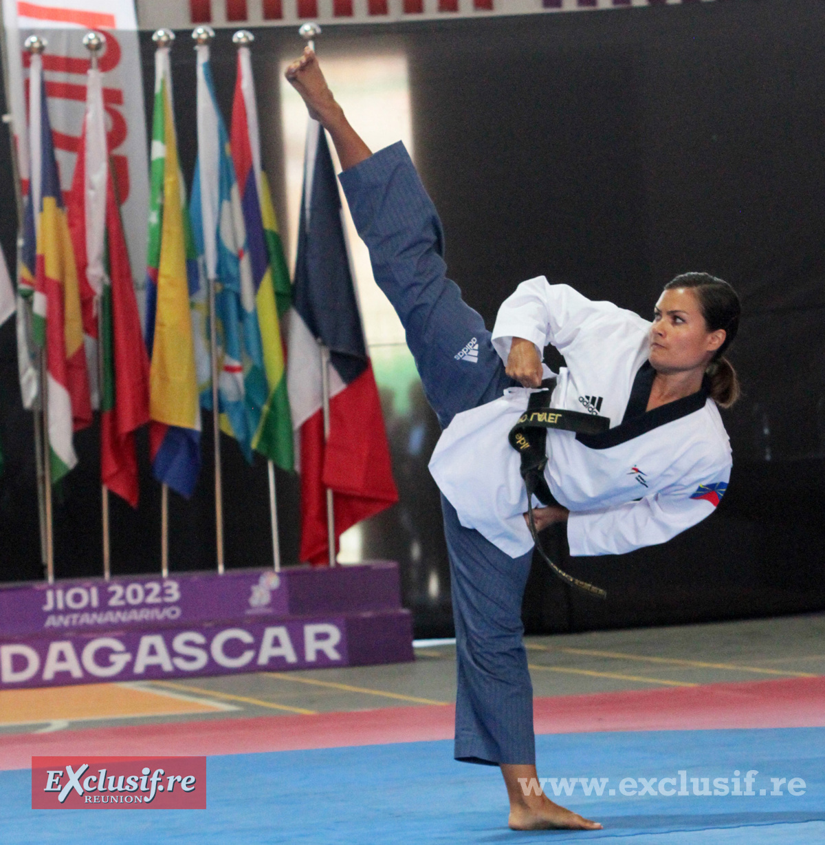 Un bien joli coup de pied de Mathilde Thiao-Layel (Réunion)  médaillée d'or en poomsae (taekwondo)