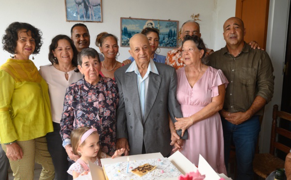 La photo de famille pour les 70 ans de mariage