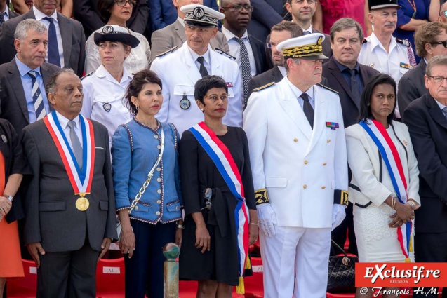 Gilbert Annette, maire de Saint-Denis, Nassimah Dindar, présidente du Conseil Départemental, Ericka Bareigts, députée, le Préfet Amaury de Saint-Quentin, Nadia Ramassamy, députée et Dominique Fournel, vice-président de la Région