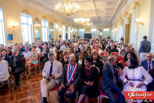 Un Salon d'Honneur bien rempli Un Salon d'Honneur bien rempli