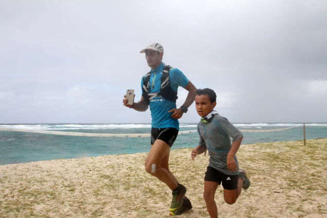 Alexandre Gilles encourage son fils qui termine 2ème chez les jeunes Alexandre Gilles encourage son fils qui termine 2ème chez les jeunes