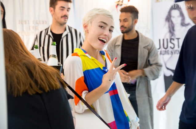 Elsa Muse toujours enjouée! Elsa Muse toujours enjouée!