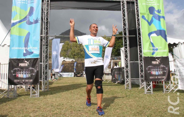 Luc-Guy Vitry disputait la première course de sa vie. Son célèbre frère, René-Paul était là pour l'encourager Luc-Guy Vitry disputait la première course de sa vie. Son célèbre frère, René-Paul était là pour l'encourager