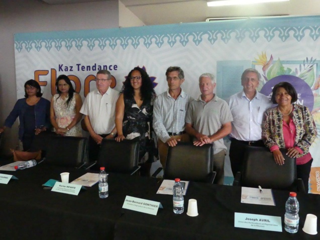 Liliane Rivière et Sonia Ritou de la Chambre des Métiers et de l'Artisanat, Dominique Fournel, Karine Infante, Jean-Bernard Gonthier, Joseph Avril, président de l'Union des Horticulteurs et Pépiniéristes, Aziz Patel du Comité Miss Réunion, et Paulette Lacpatia, élue de la Mairie du Port