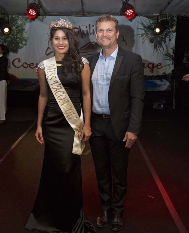 Chloé Damour, Miss Vacoa 2017 et le maire de Saint-Philippe Olivier Rivière Chloé Damour, Miss Vacoa 2017 et le maire de Saint-Philippe Olivier Rivière