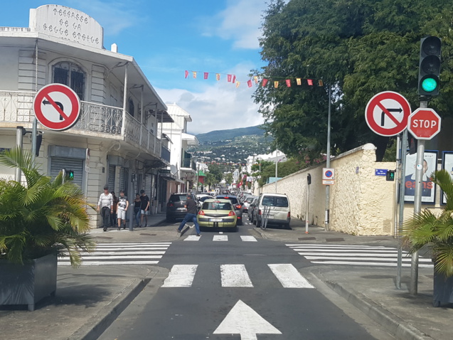 On ne peut plus tourner ni à droite, ni à gauche. Avant on pouvait le faire!