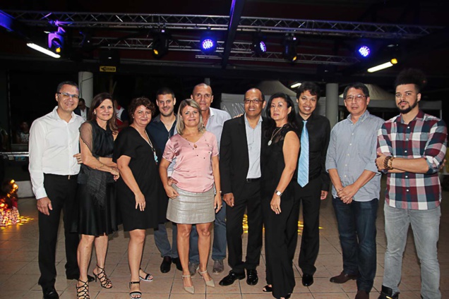 Photo-souvenir d'une soirée entre amis