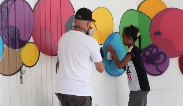 CEET met des couleurs à l'hôpital de Saint-Paul CEET met des couleurs à l'hôpital de Saint-Paul