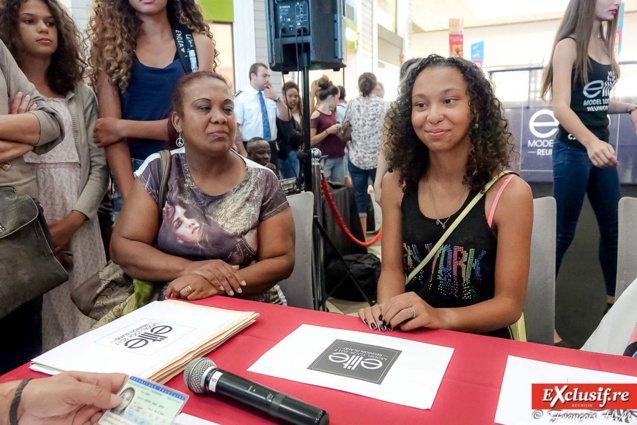 La plupart des jeunes filles viennent en famille La plupart des jeunes filles viennent en famille