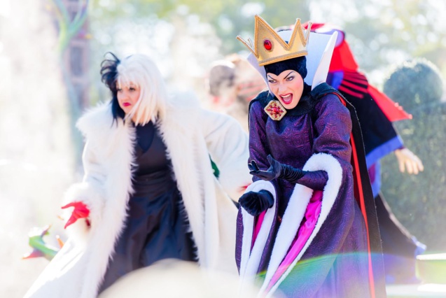 Disney Halloween: Kourtney Kardashian, Salma Hayek, Laetitia Casta sont venues