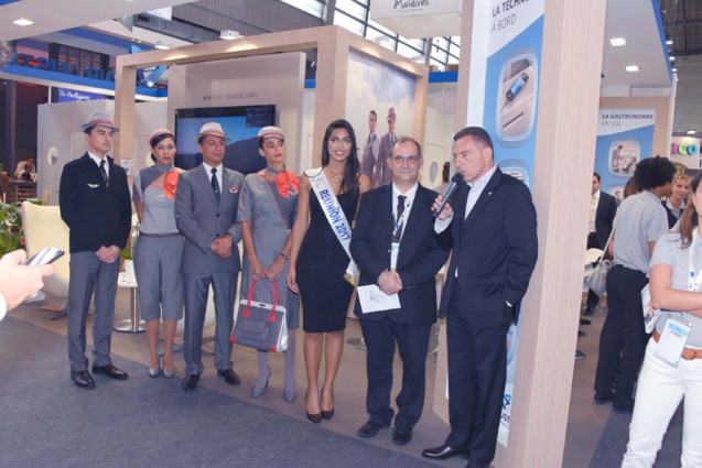 Présentation des nouveaux uniformes d'Air Austral. Avec Audrey Chane-Pao-Kan, Miss Réunion 2017, Stéphane Fouassin et Jean-Marc Grazzini.