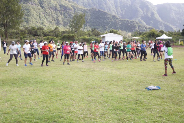 Foulées Féminines à la Plaine des Palmistes avec Azuima Issa Foulées Féminines à la Plaine des Palmistes avec Azuima Issa