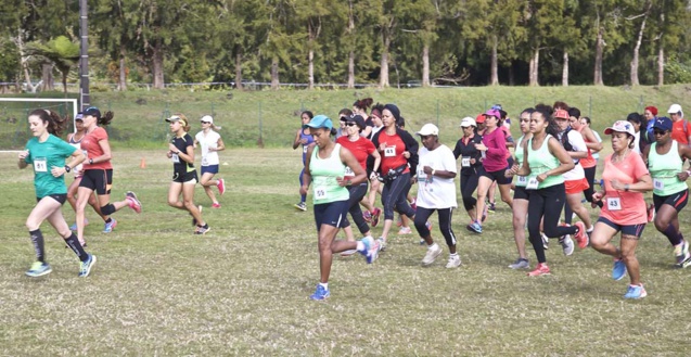 Foulées Féminines à la Plaine des Palmistes avec Azuima Issa