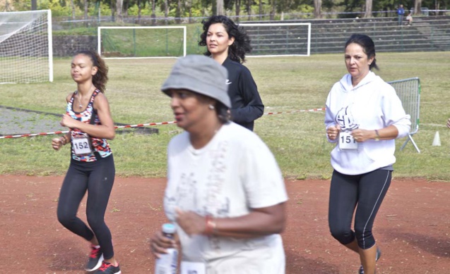 Foulées Féminines à la Plaine des Palmistes avec Azuima Issa