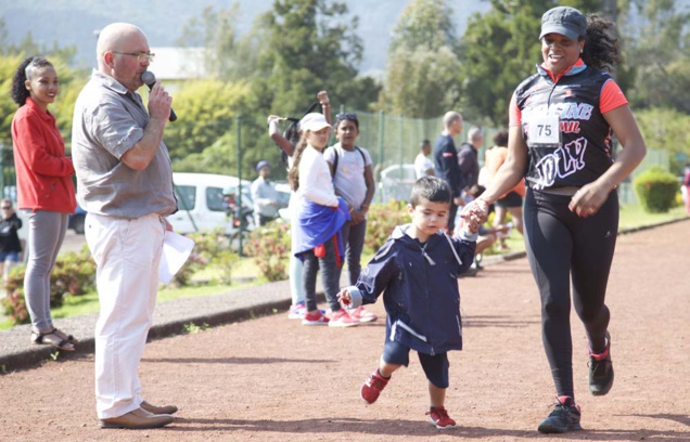 Foulées Féminines à la Plaine des Palmistes avec Azuima Issa Foulées Féminines à la Plaine des Palmistes avec Azuima Issa
