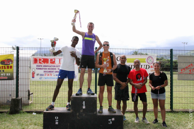 Les vainqueurs du semi-marathon relais.