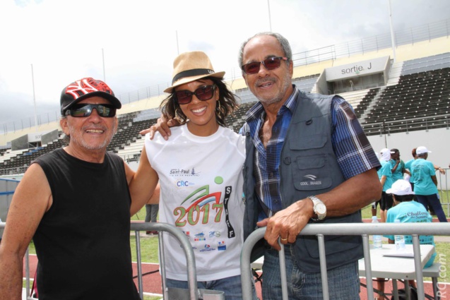 Ti-Fock, parrain de l'évènement, Nora Couderc de l'ACS et Alain Couderc, adjoint au maire délégué aux sports de la Ville de Saint-Denis