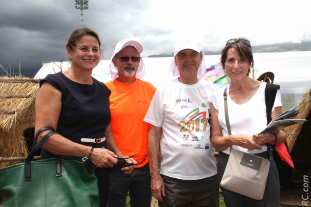 Yolaine Costes, vice-présidente de la Région Réunion, Philippe Fontaine, président de l'ACS, Gérard Goriot, chargé de mission à l'ACS et Véronique Servas, médecin conseiller sport santé à la Direction de la Jeunesse et  Sports et de la Cohésion Sociale, qui a pris ses fonctions tout récemment