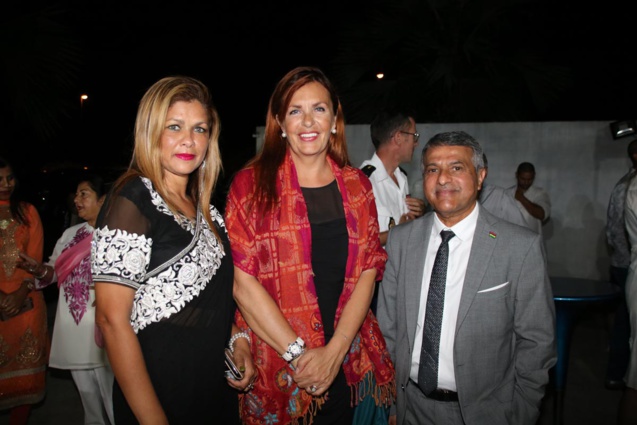 Karine Nabénéza, Evelyne Charlanes, consule honoraire de Norvège à La Réunion, et Younous Ravate, consul honoraire de Maurice à La Réunion Karine Nabénéza, Evelyne Charlanes, consule honoraire de Norvège à La Réunion, et Younous Ravate, consul honoraire de Maurice à La Réunion