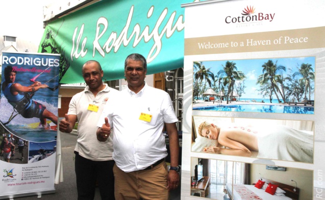 Ajay Seewoochurn, directeur du Cotton Bay Resorts & Spa et son adjoint Noelsior Larose pour la 4ème fois aux Florilèges