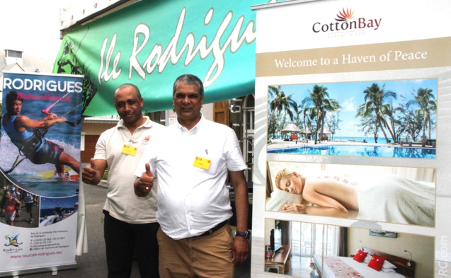 Ajay Seewoochurn, directeur du Cotton Bay Resorts & Spa et son adjoint Noelsior Larose pour la 4ème fois aux Florilèges Ajay Seewoochurn, directeur du Cotton Bay Resorts & Spa et son adjoint Noelsior Larose pour la 4ème fois aux Florilèges