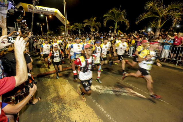 Tout commence à Saint-Pierre qui reçoit la palme de l'ambiance.La ville s'est mobilisée pour réussir cette grand-messe du trail.