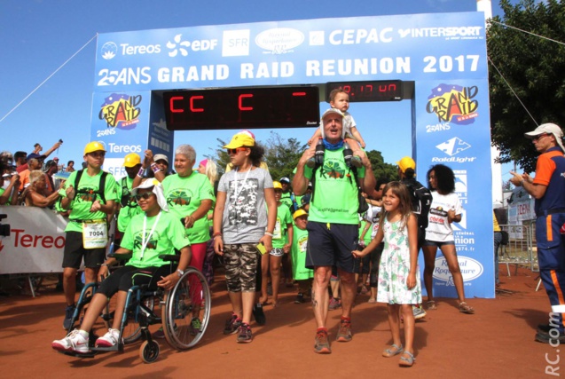 Le président Patrick Lefèvre en tête, l'arrivée des « EnRAJés » à la Redoute Le président Patrick Lefèvre en tête, l'arrivée des « EnRAJés » à la Redoute