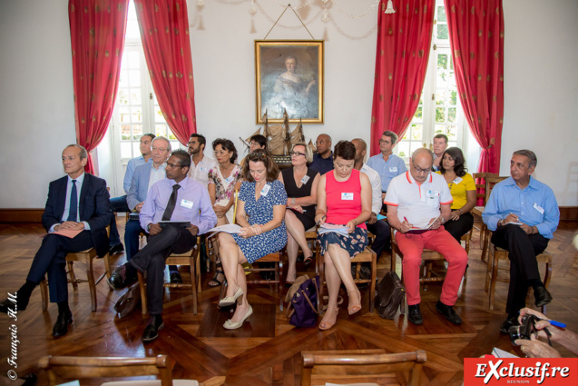 Les rapporteurs réunis pour une présentation à la presse locale Les rapporteurs réunis pour une présentation à la presse locale