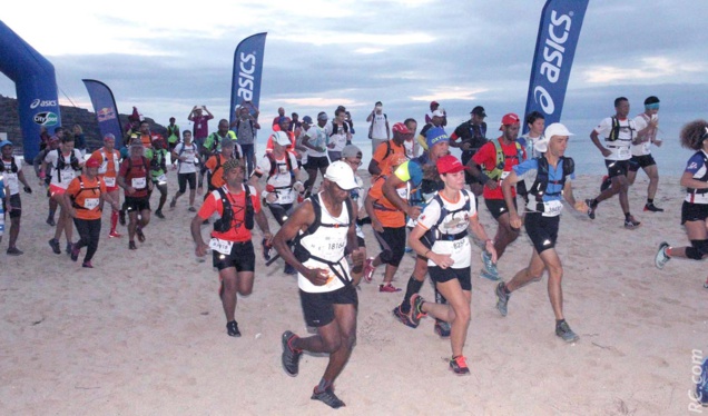 Le départ du Trail de Rodrigues est donné au Cotton Bay à Pointe Coton à 6 heures du matin