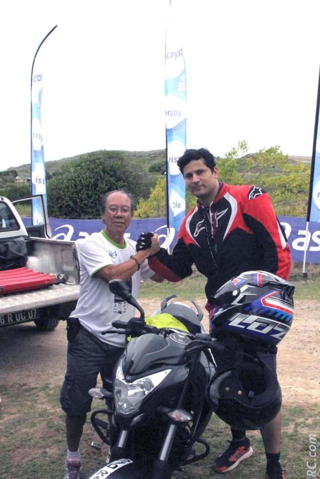 Le Club des Motards de Rodrigues chargé du déplacement des journalistes.