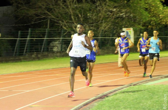 Ronan Barlieu a allumé la mèche dés le départ donné Ronan Barlieu a allumé la mèche dés le départ donné