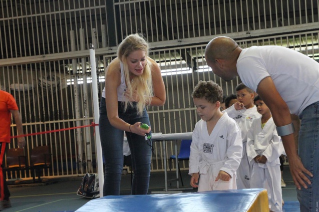 C'est Valérie qui donne le top départ du parcours du combattant C'est Valérie qui donne le top départ du parcours du combattant