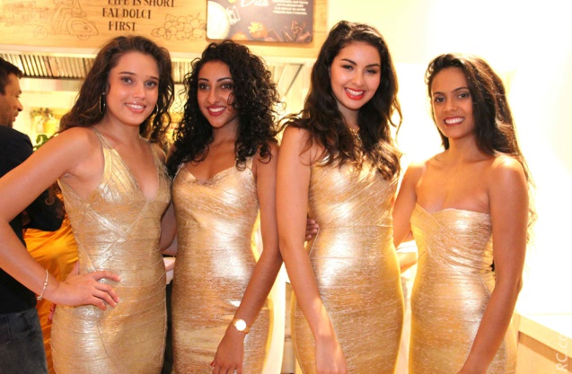 Lina Françoise, 2ème dauphine de Miss Réunion, Alice parvedy, candidate à Miss Réunion, Ambre N'Guyen, miss Réunion 2016, Anaïs Picard, dauphine de Miss Réunion, pour le défilé de la soirée Lina Françoise, 2ème dauphine de Miss Réunion, Alice parvedy, candidate à Miss Réunion, Ambre N'Guyen, miss Réunion 2016, Anaïs Picard, dauphine de Miss Réunion, pour le défilé de la soirée