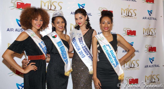 Azuima Issa avec les lauréates Azuima Issa avec les lauréates