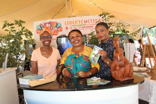 Le stand de Mayotte avec Madame Attoumani  Harouna et son équipe