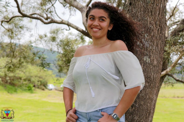 N°11: Ness Tétia - 1m68 - 16 ans N°11: Ness Tétia - 1m68 - 16 ans