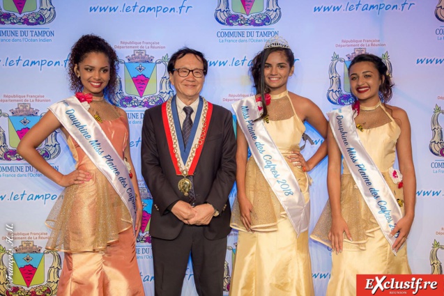 Anaëlle Bouget, 1ère dauphine, André Thien Ah Koon, maire du Tampon, Claire Evan, Miss Plaine des Cafres 2018, et Caroline Bellune, 2ème dauphine